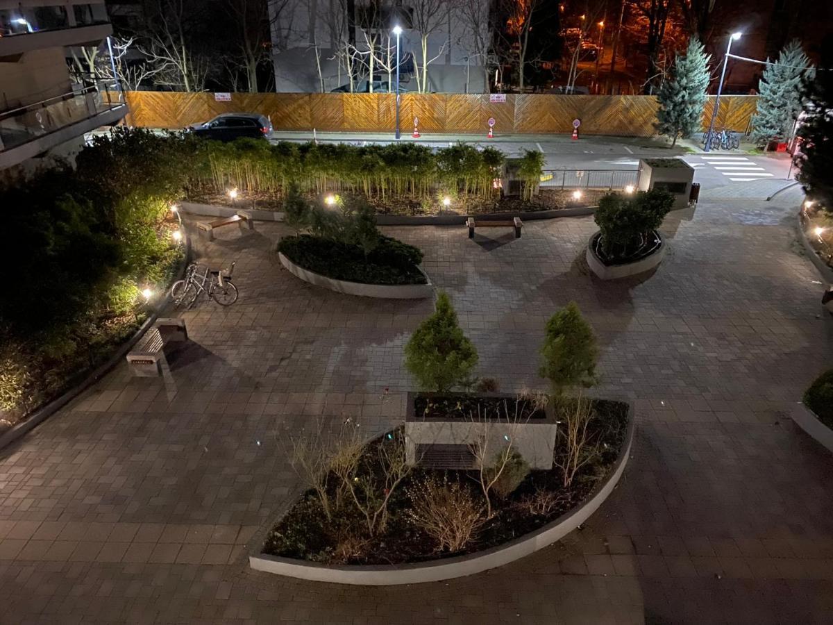 Green Apartment 214 With Private Parking Bucharest Luaran gambar