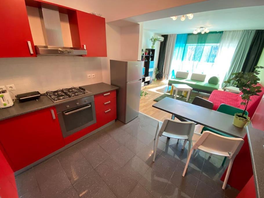Green Apartment 214 With Private Parking Bucharest Luaran gambar