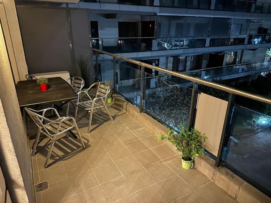 Green Apartment 214 With Private Parking Bucharest Luaran gambar