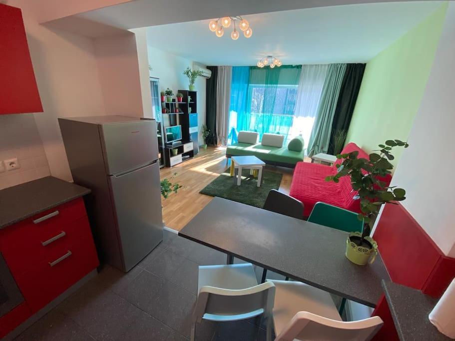 Green Apartment 214 With Private Parking Bucharest Luaran gambar