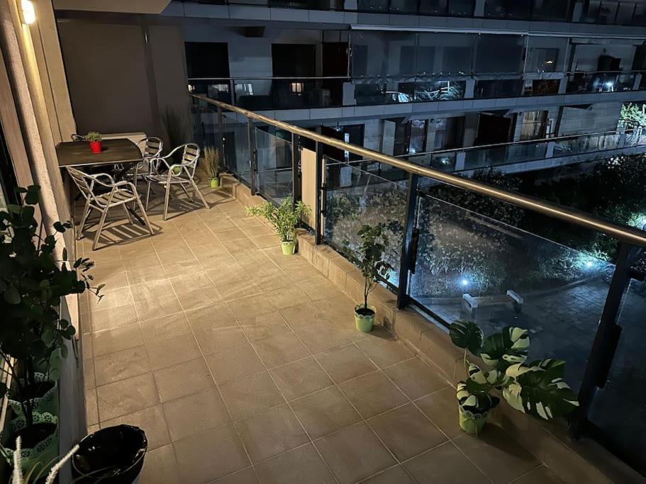 Green Apartment 214 With Private Parking Bucharest Luaran gambar
