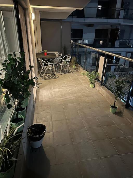 Green Apartment 214 With Private Parking Bucharest Luaran gambar