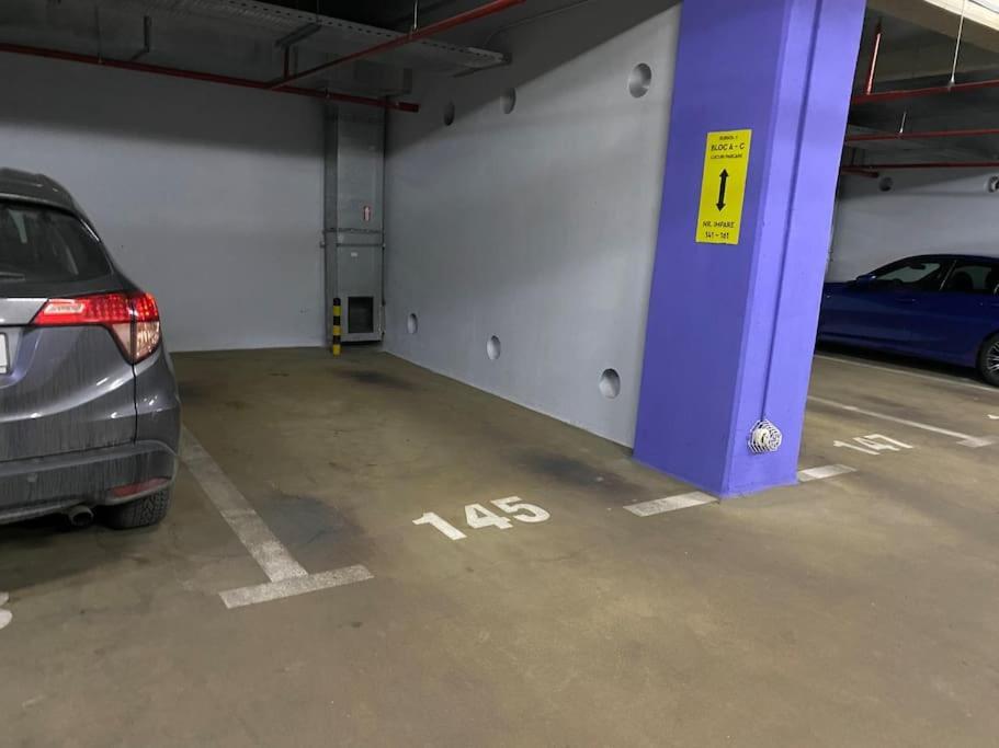 Green Apartment 214 With Private Parking Bucharest Luaran gambar