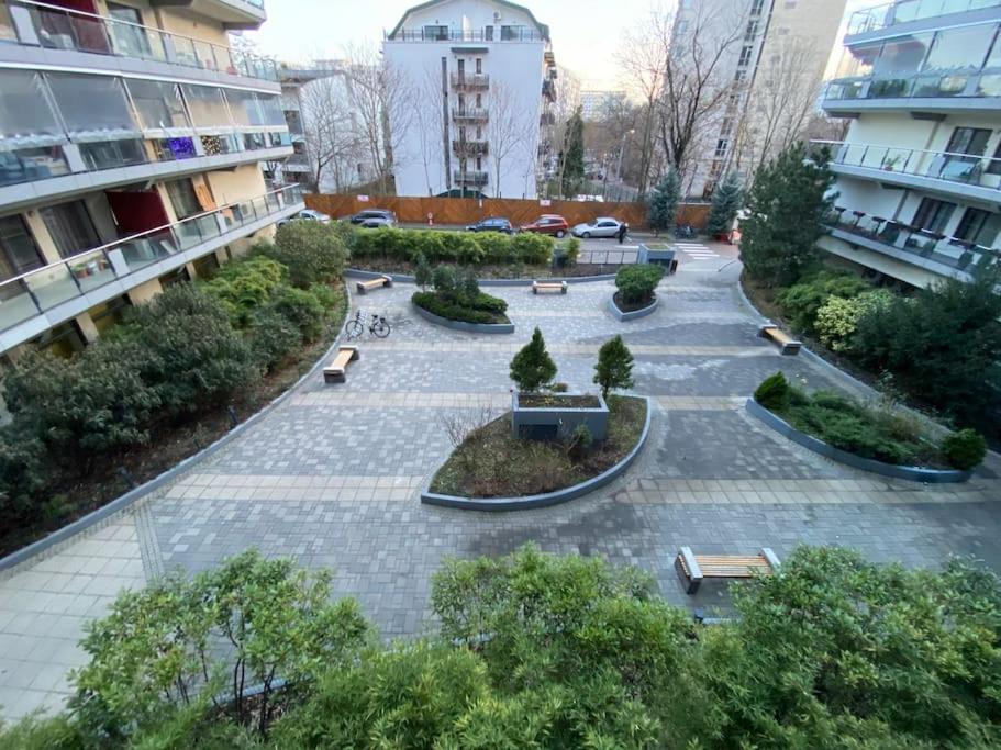 Green Apartment 214 With Private Parking Bucharest Luaran gambar