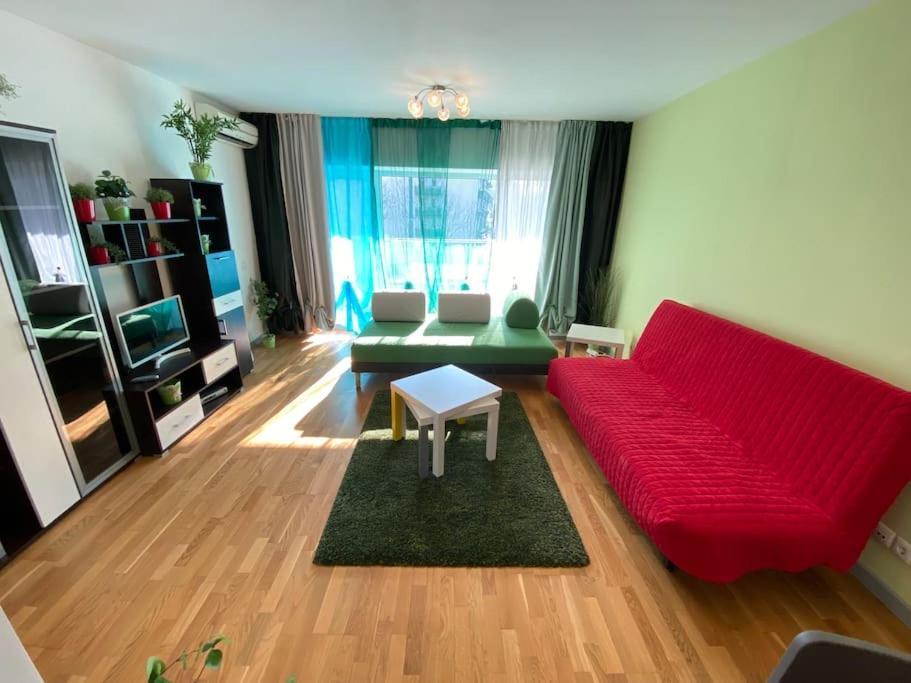 Green Apartment 214 With Private Parking Bucharest Luaran gambar
