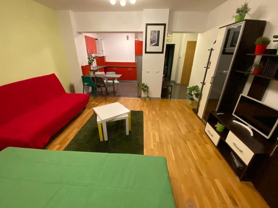 Green Apartment 214 With Private Parking Bucharest Luaran gambar