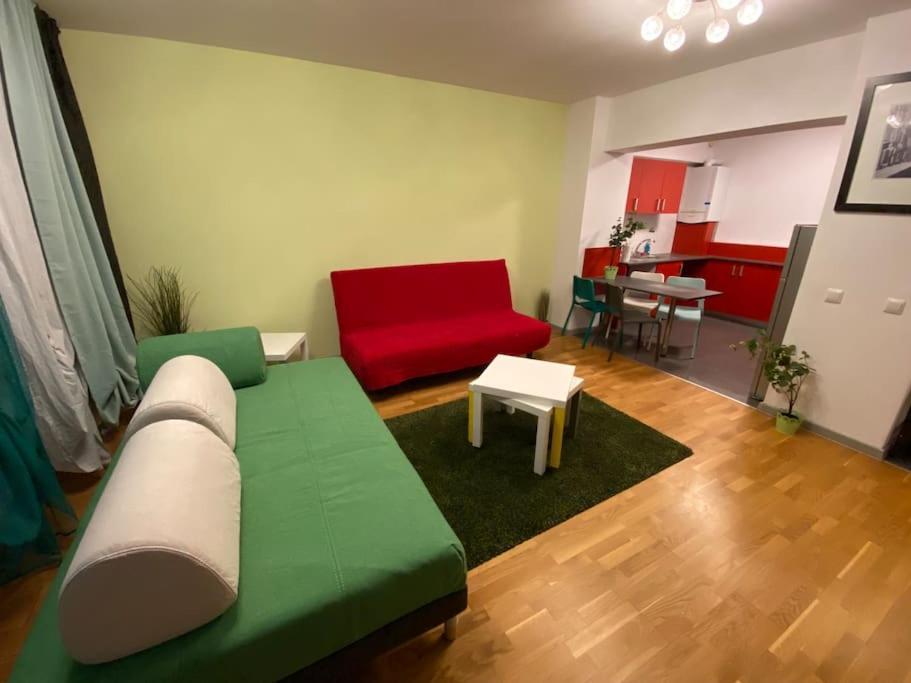 Green Apartment 214 With Private Parking Bucharest Luaran gambar