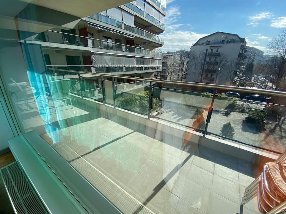 Green Apartment 214 With Private Parking Bucharest Luaran gambar
