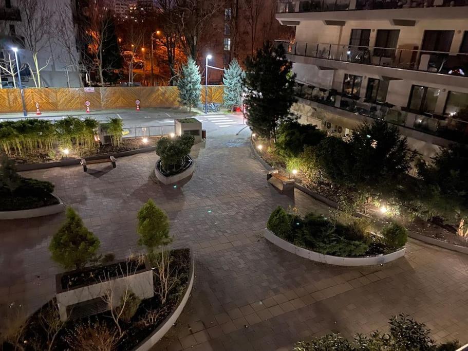Green Apartment 214 With Private Parking Bucharest Luaran gambar